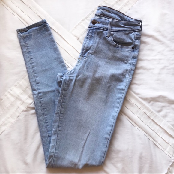 Old Navy Denim - Old Navy Light Wash Jeans Old Navy Denim - Old Navy Light Wash Jeans